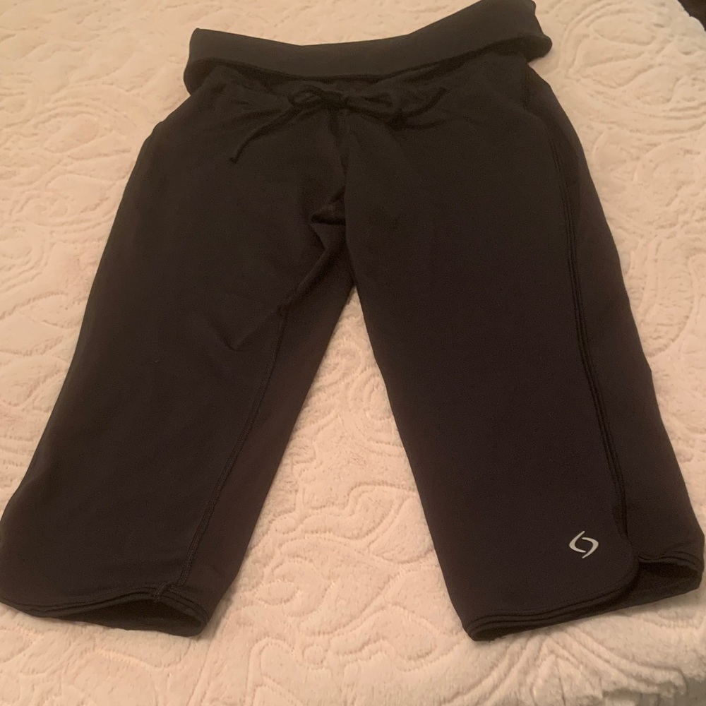 Moving Comfort High Waisted Black Capris